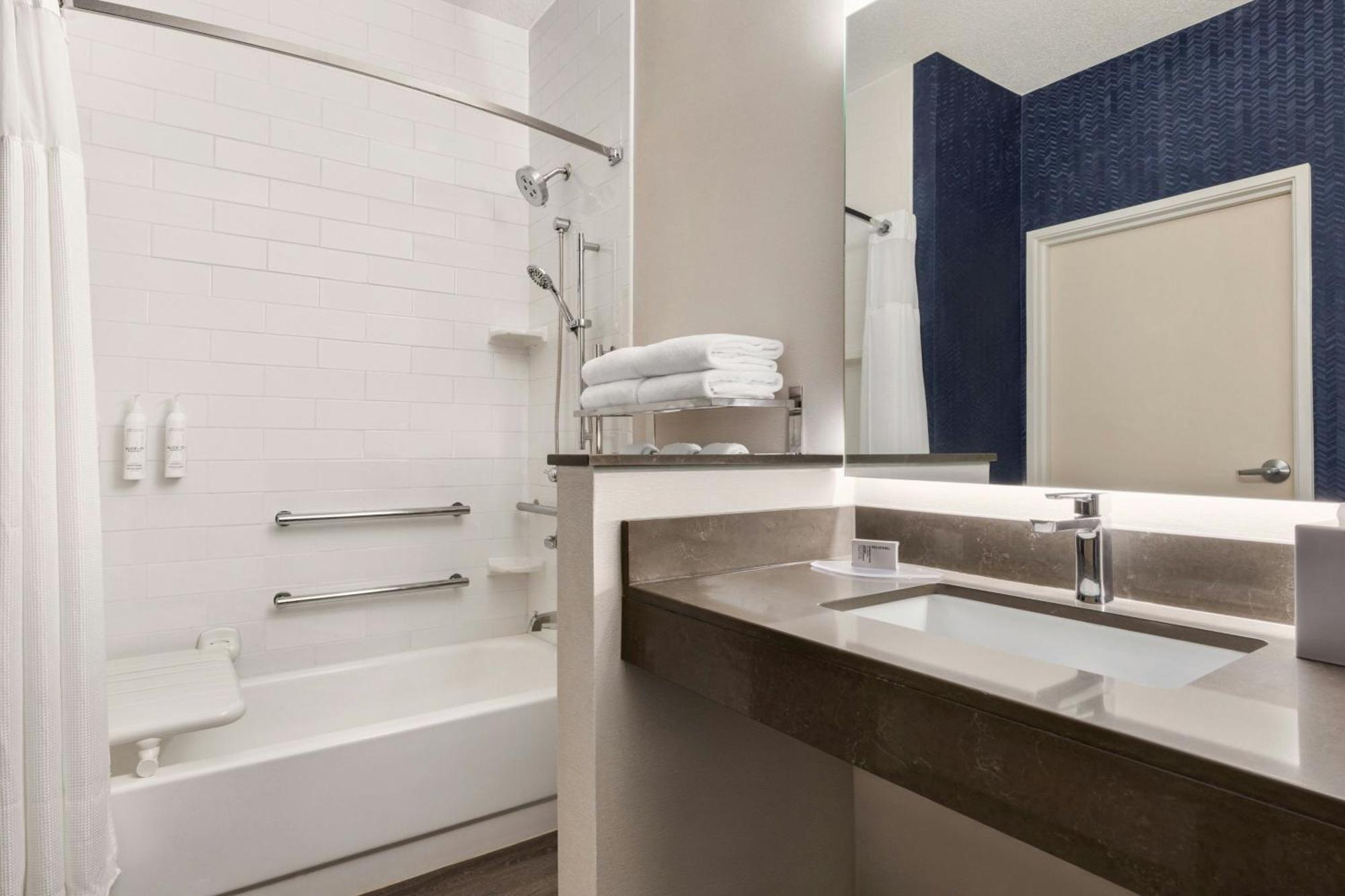 Fairfield Inn & Suites Финдли Экстерьер фото