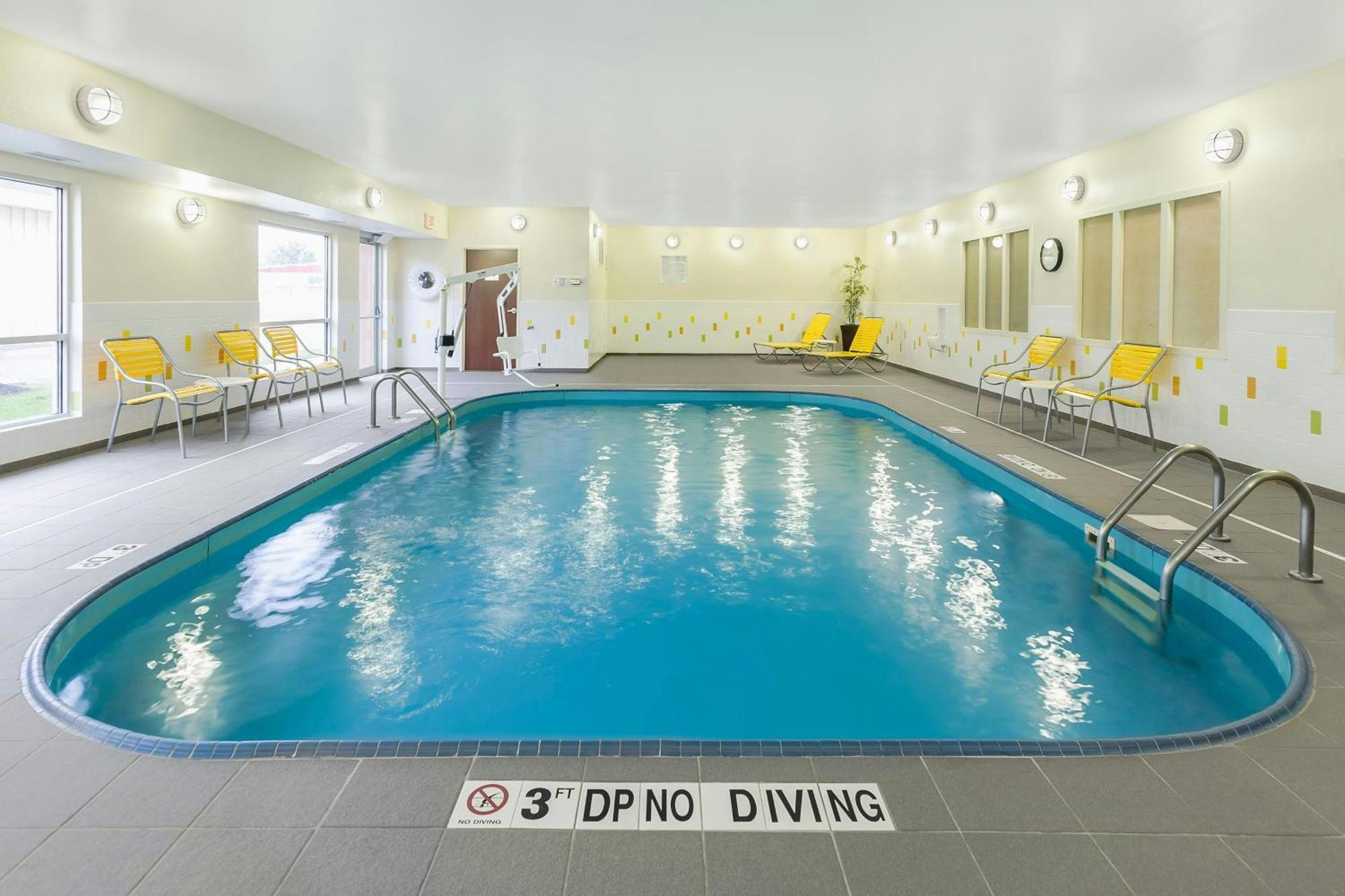 Fairfield Inn & Suites Финдли Экстерьер фото